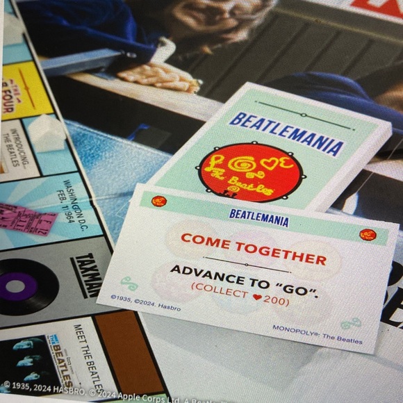 NWT Sealed Monopoly The Beatles Edition Board Game - Picture 9 of 11